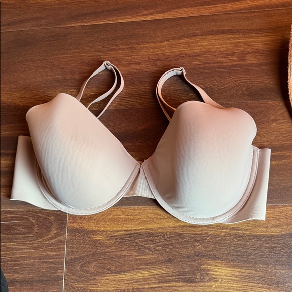 Maidenform Other - Maidenform Nude Beige Underwire Bra Size 40D
